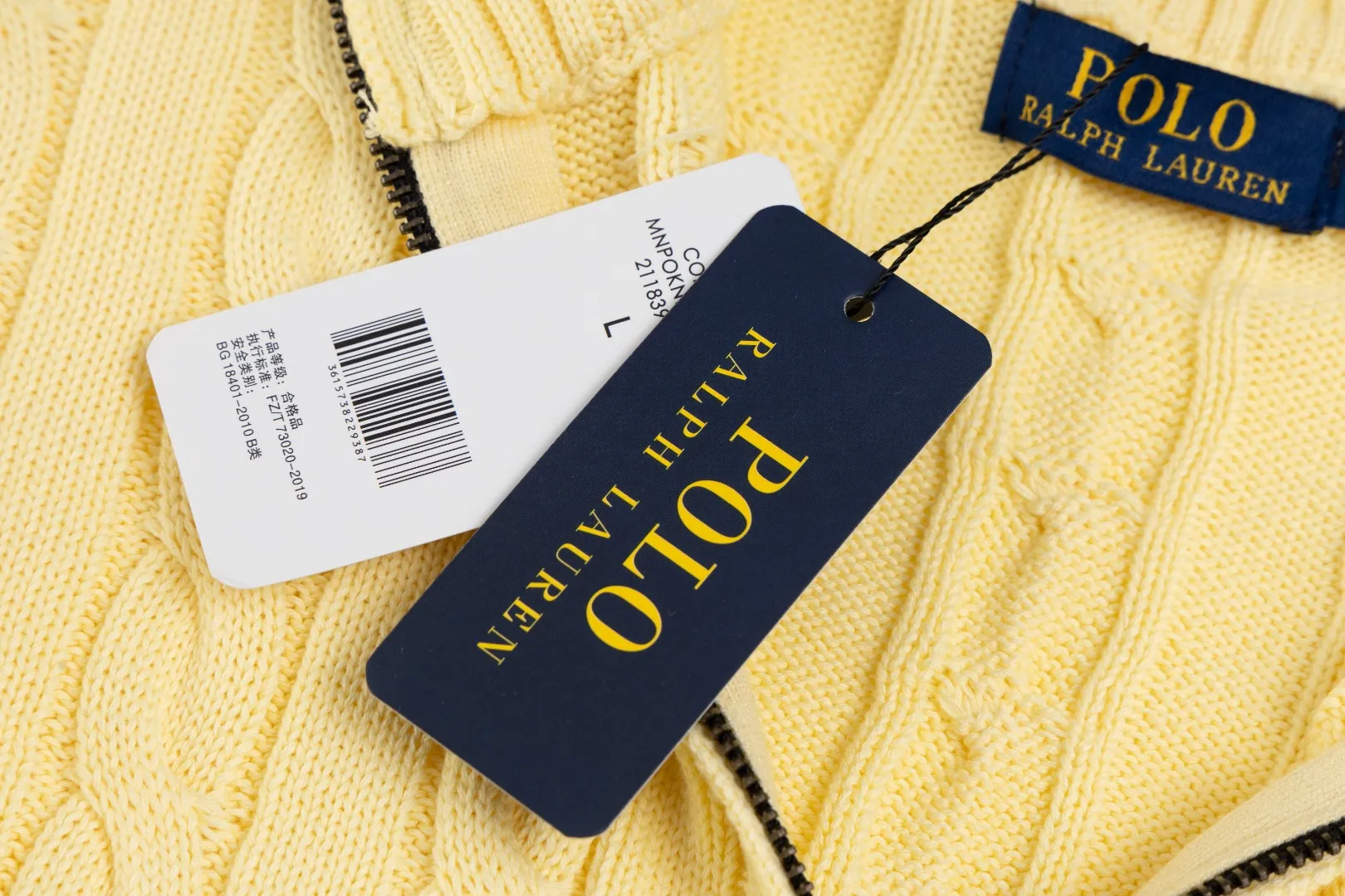 P236 #R92 RALPH LAUREN Ralph Lauren fifteen colors classic small label embroidery logo turtleneck pullover half-zip knitted cable sweater with high-density LOGO embroidery on the chest and original customized tag accessories. Made of pure cotton yarn, pure cotton is skin-friendly and comfortable, small label war horse embroidered twist turtleneck sweater 🐎 high quality, follow the blogger to learn how to wear it! Let’s buy a Ralph Lauren cable sweater. It’s a super hard-to-find series after it became popular. It’s hard to find one on the official website. It’s simple and practical to wear, with a lazy and loose feel. The thickened fabric has more texture, feels soft and delicate, and has a loose fit. Whether worn alone or layered, you can wear different styles of fashion with just one piece!   Size：XS S M L